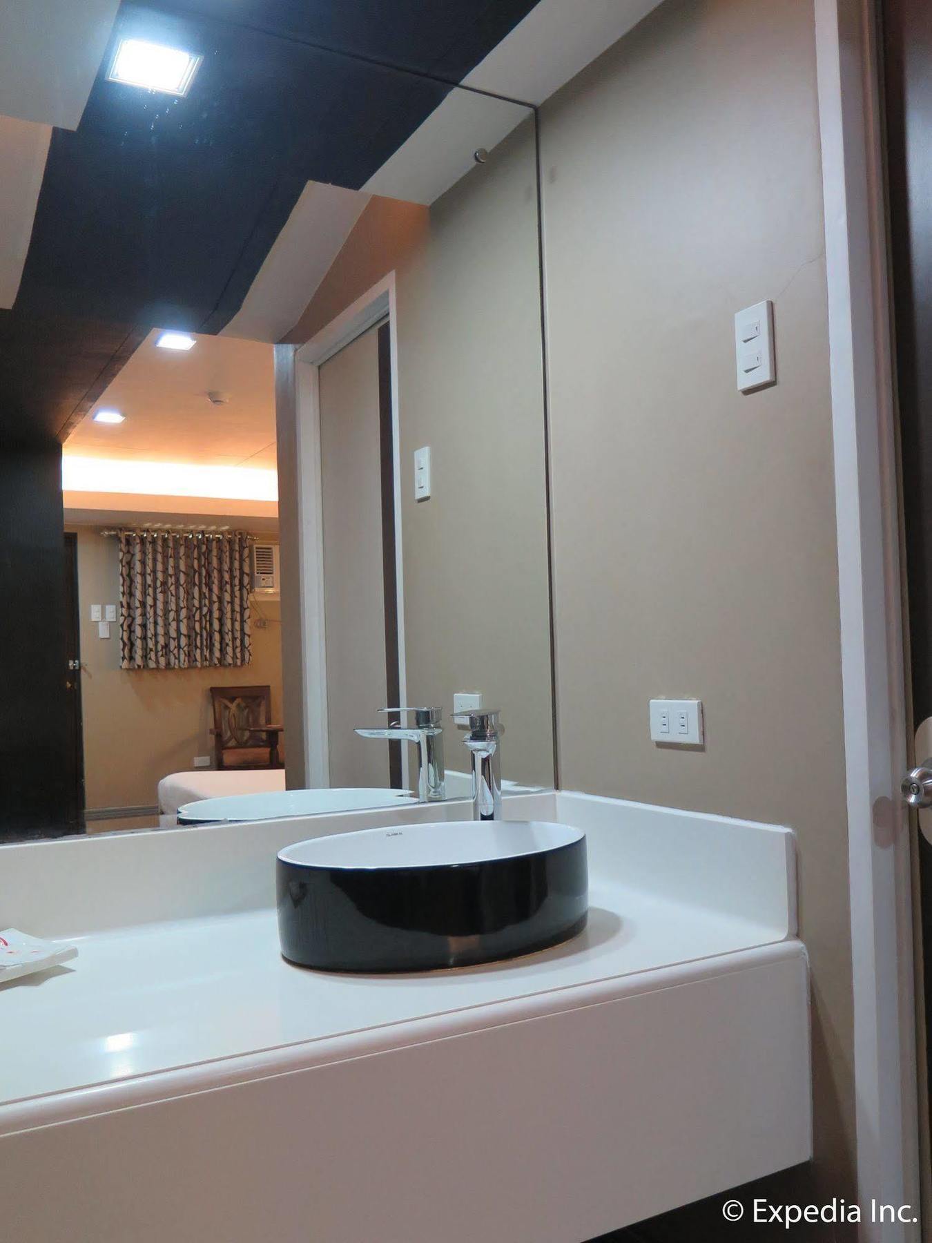 The Lucky 9 Budget Hotel Tagum Exterior foto